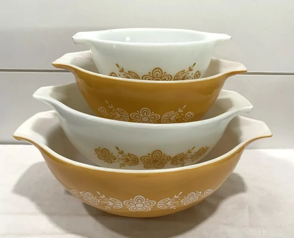 Vintage Pyrex 1974 Gold Butterfly Cinderella Mixing Bowls Full Set 441-444